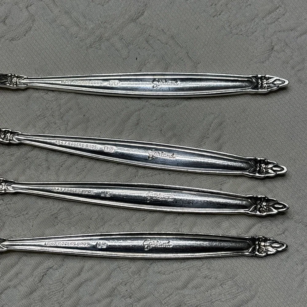 1965 GARLAND 1847 Rogers Bros IS Slotted 4 Dinner Forks Silver Plate Flatware